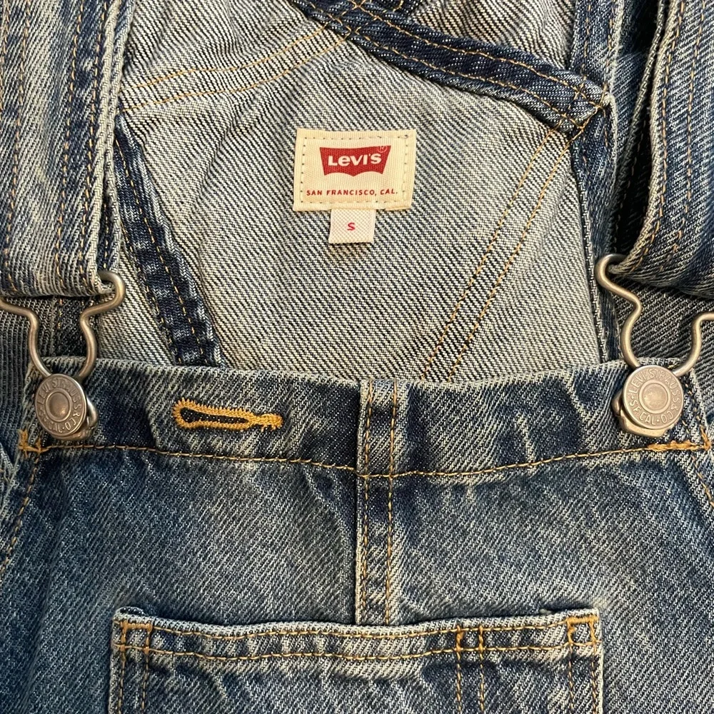 Levi’s Original Denim Overalls - Picture 3 of 5